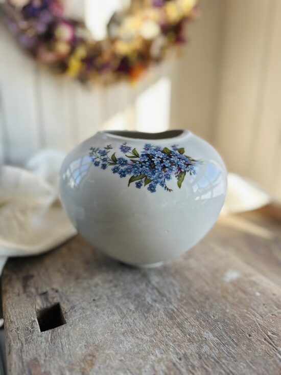 Apaļā vāze ar lielajiem ziediem 16*18cm