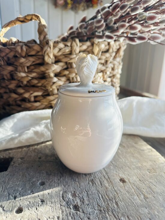 Cukurtrauks ar zelta uzrakstu 300 ml garenais