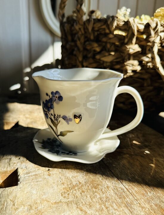 Neaizmirstulīšu krūze ar sirsniņu 250 ml