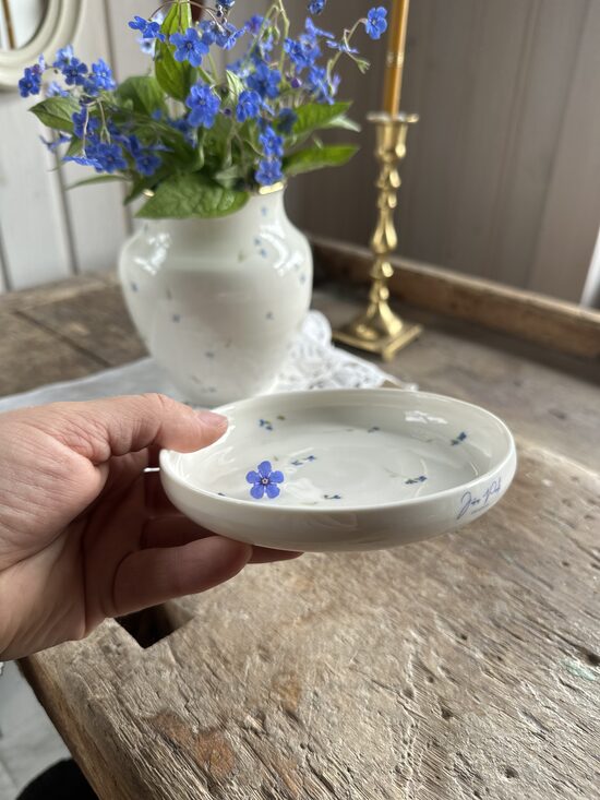 Mini 12*2cm šķīvītis ar roku gleznotiem ziediņiem